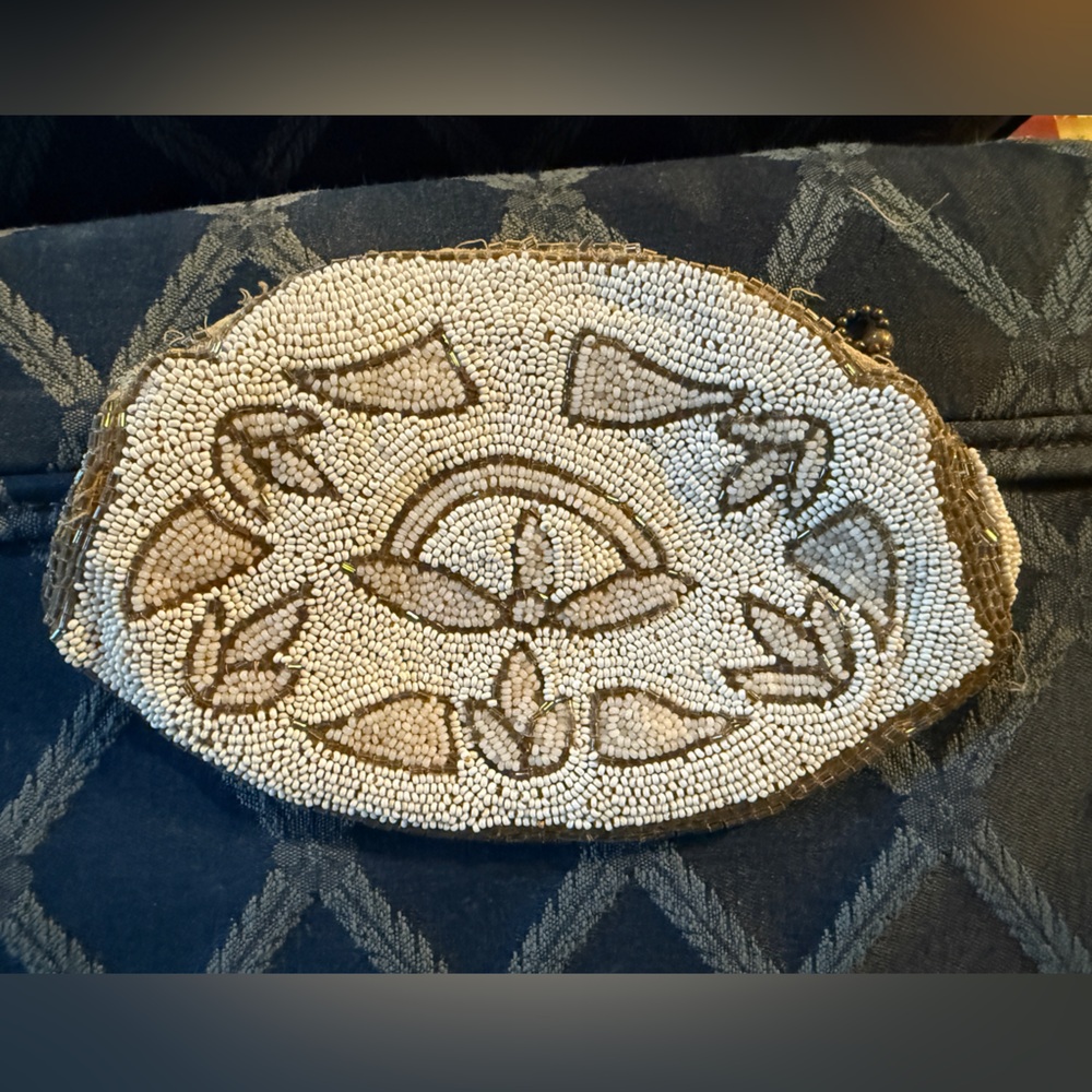 Vintage 1920’s Art Deco Beaded Oval Clutch with Zipper Closure